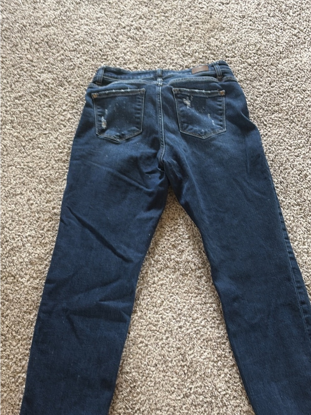 Women’s distressed boyfriend fit jeans